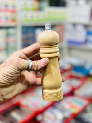 Stylish Wooden Salt And Pepper Grinder - 1 Pc for Kitchen Elegance