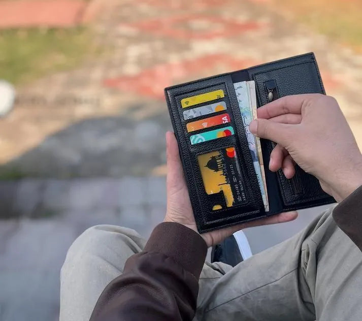 Men's Leather Wallet (Half-Crocodile Design)